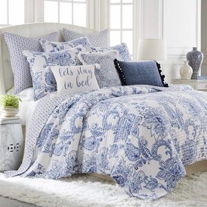 Levtex Home - Quilt Set - King/Cal King Quilt - Floral Paisley - Cotton